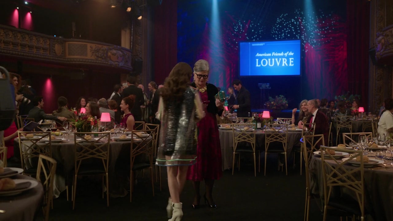 Emily_in_Paris_S01E09_An_American_Auction_in_Paris_720p_NF_WEB-DL_DDP5_1_x264-BTN_0600.jpg