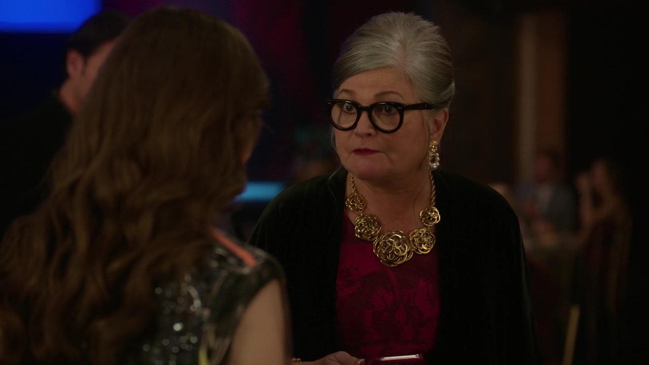 Emily_in_Paris_S01E09_An_American_Auction_in_Paris_720p_NF_WEB-DL_DDP5_1_x264-BTN_0609.jpg
