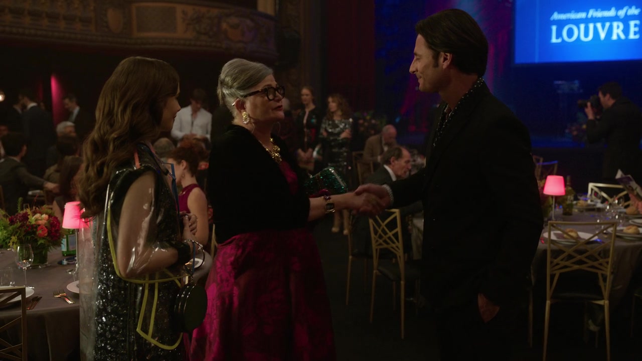 Emily_in_Paris_S01E09_An_American_Auction_in_Paris_720p_NF_WEB-DL_DDP5_1_x264-BTN_0620.jpg