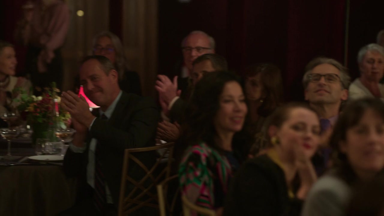 Emily_in_Paris_S01E09_An_American_Auction_in_Paris_720p_NF_WEB-DL_DDP5_1_x264-BTN_0654.jpg