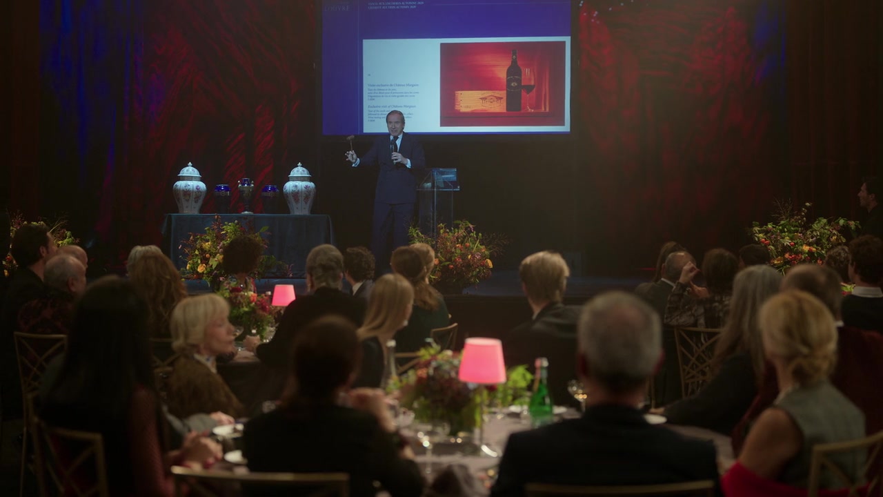Emily_in_Paris_S01E09_An_American_Auction_in_Paris_720p_NF_WEB-DL_DDP5_1_x264-BTN_0662.jpg
