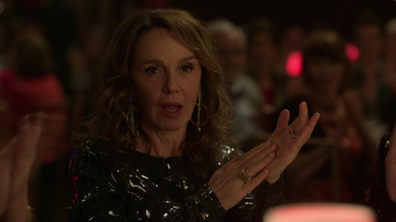 Emily_in_Paris_S01E09_An_American_Auction_in_Paris_720p_NF_WEB-DL_DDP5_1_x264-BTN_0675.jpg