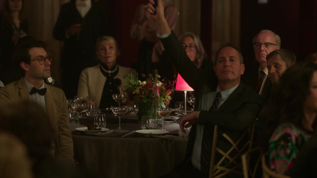 Emily_in_Paris_S01E09_An_American_Auction_in_Paris_720p_NF_WEB-DL_DDP5_1_x264-BTN_0692.jpg