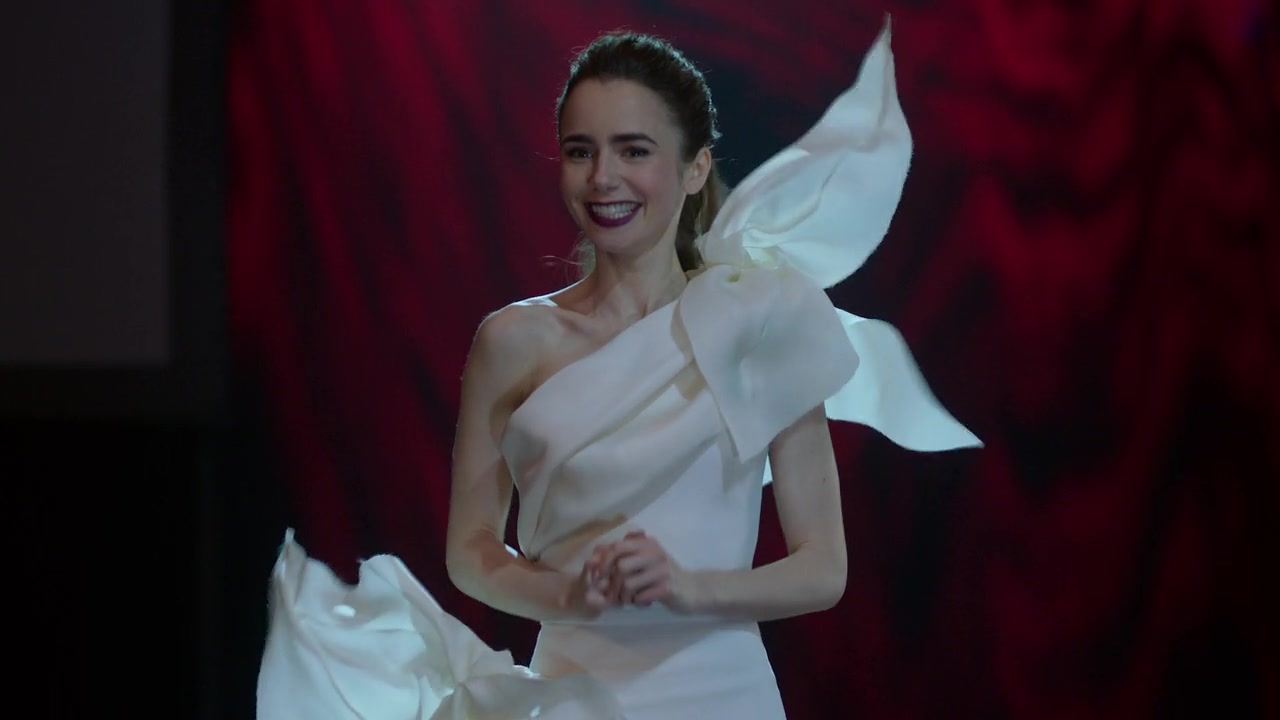 Emily_in_Paris_S01E09_An_American_Auction_in_Paris_720p_NF_WEB-DL_DDP5_1_x264-BTN_0695.jpg
