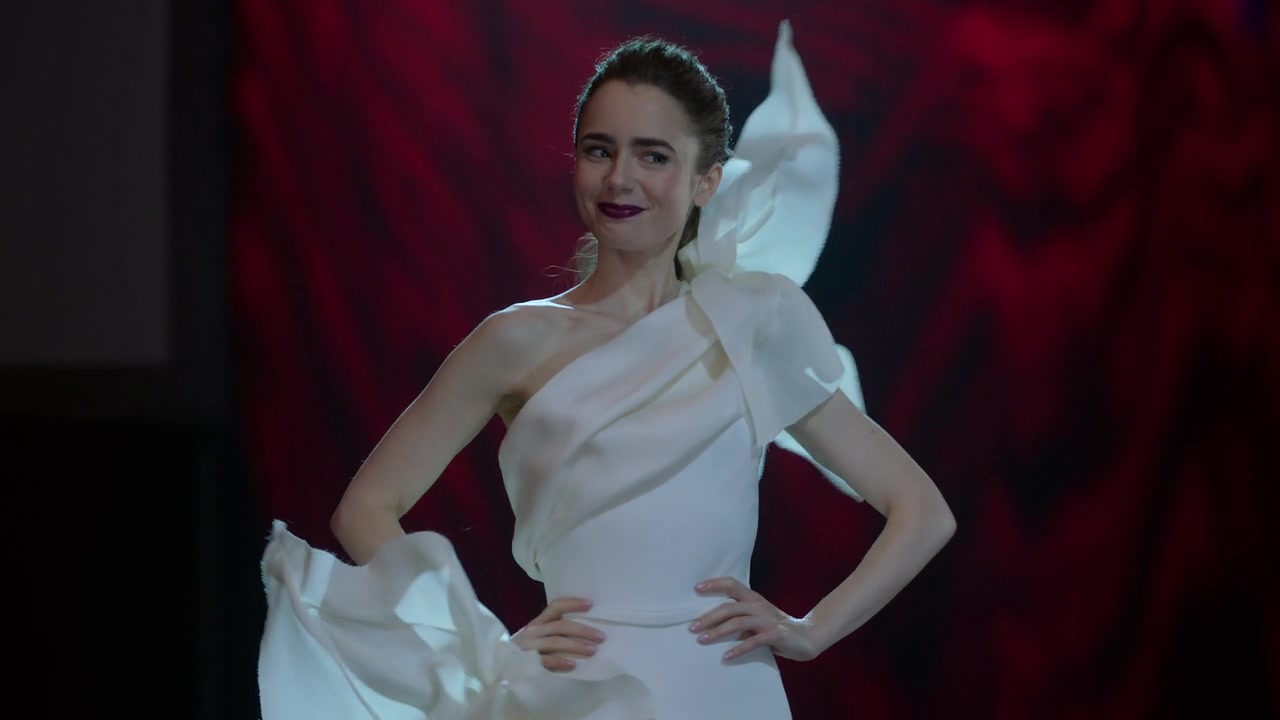 Emily_in_Paris_S01E09_An_American_Auction_in_Paris_720p_NF_WEB-DL_DDP5_1_x264-BTN_0696.jpg