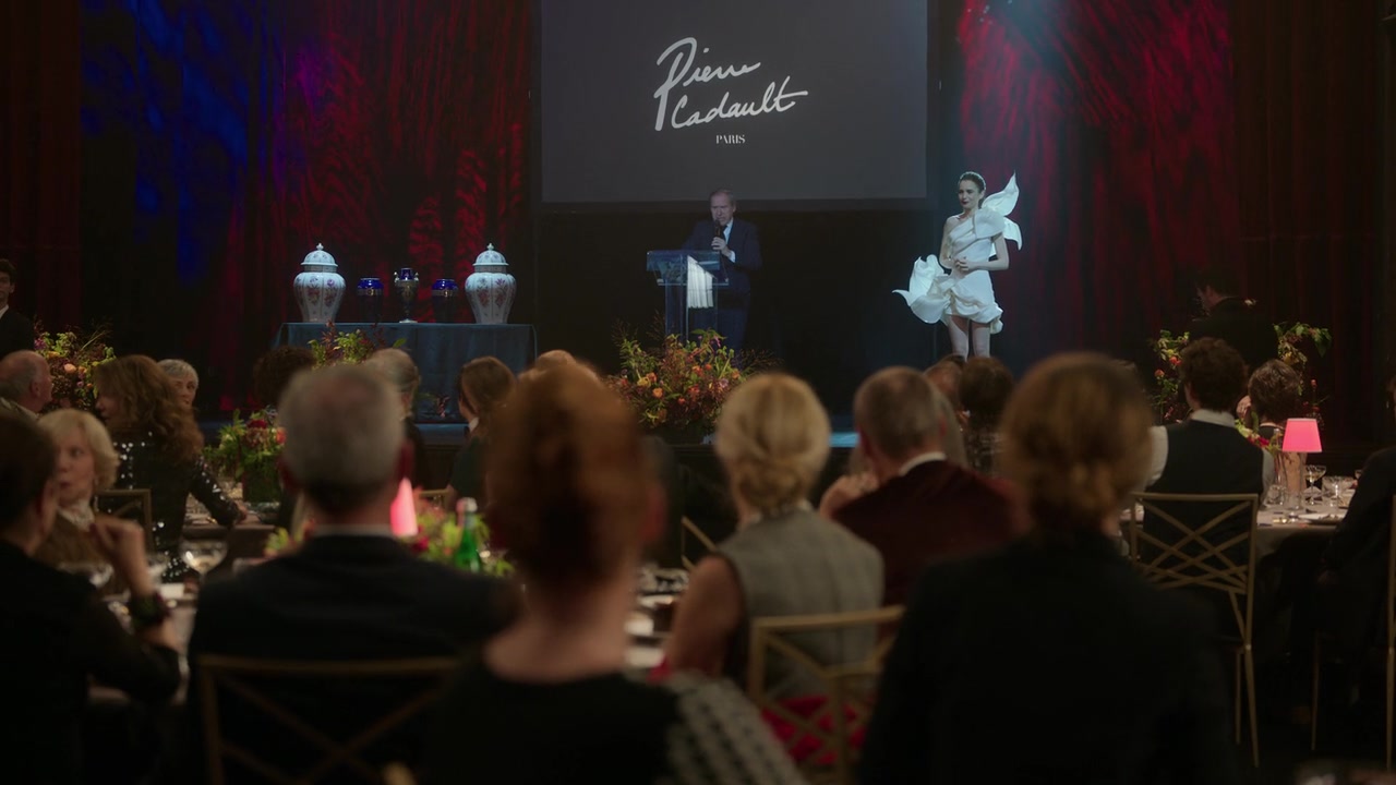 Emily_in_Paris_S01E09_An_American_Auction_in_Paris_720p_NF_WEB-DL_DDP5_1_x264-BTN_0717.jpg