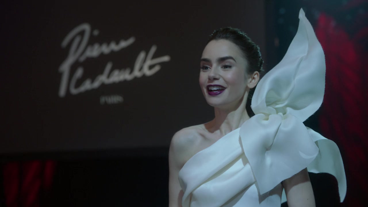 Emily_in_Paris_S01E09_An_American_Auction_in_Paris_720p_NF_WEB-DL_DDP5_1_x264-BTN_0728.jpg