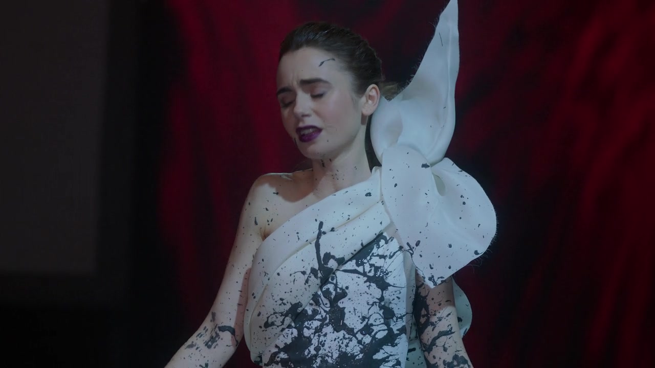 Emily_in_Paris_S01E09_An_American_Auction_in_Paris_720p_NF_WEB-DL_DDP5_1_x264-BTN_0744.jpg
