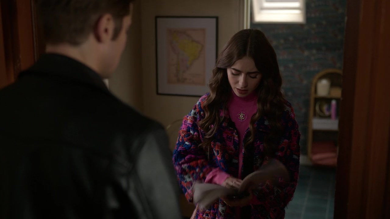 Emily_in_Paris_S01E09_An_American_Auction_in_Paris_720p_NF_WEB-DL_DDP5_1_x264-BTN_0773.jpg