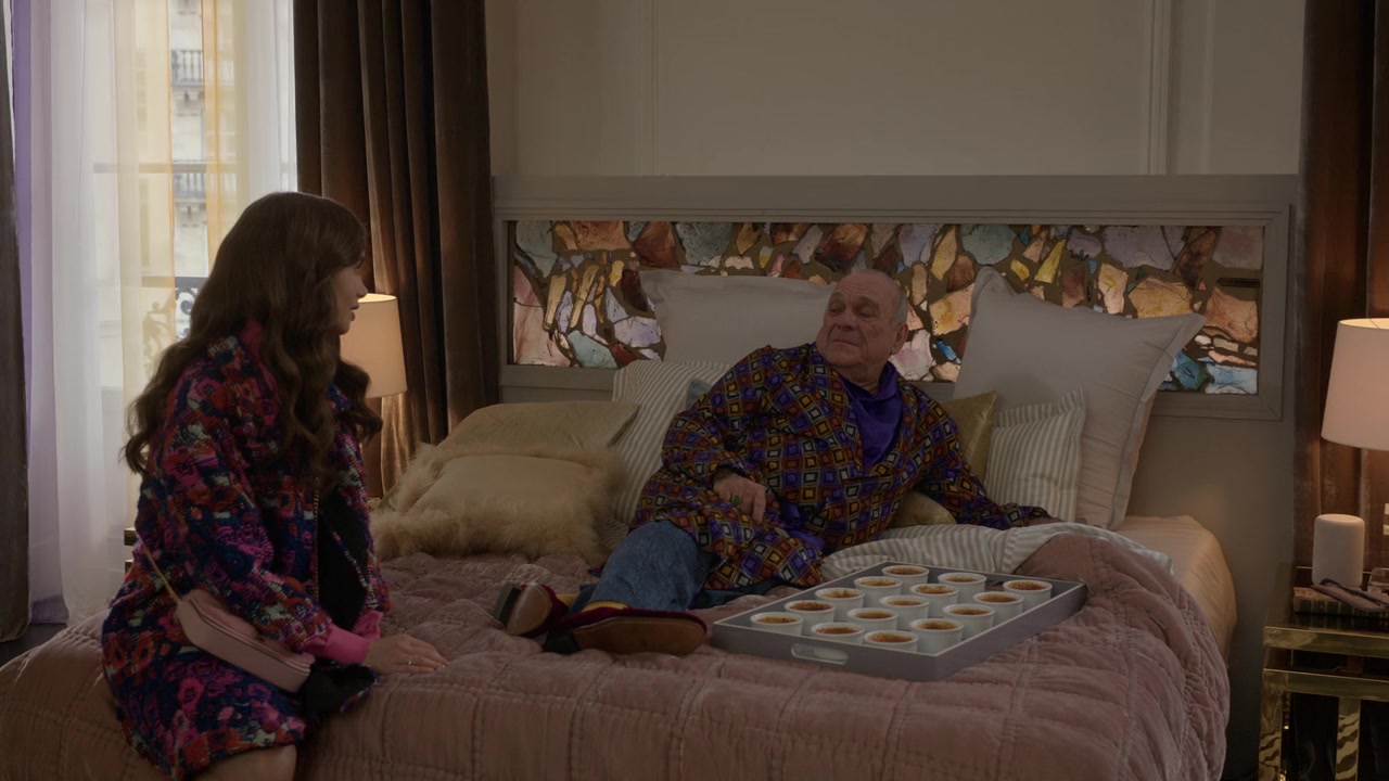Emily_in_Paris_S01E09_An_American_Auction_in_Paris_720p_NF_WEB-DL_DDP5_1_x264-BTN_0916.jpg