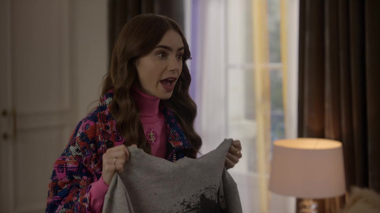 Emily_in_Paris_S01E09_An_American_Auction_in_Paris_720p_NF_WEB-DL_DDP5_1_x264-BTN_0978.jpg