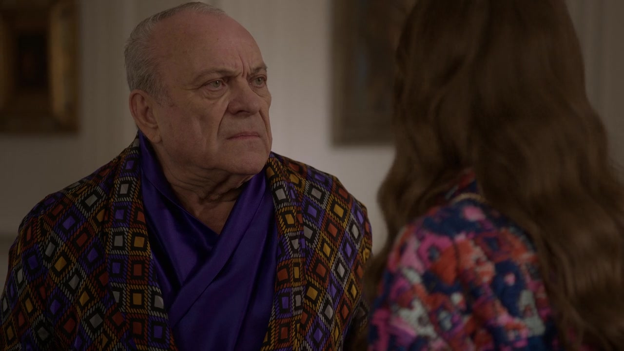 Emily_in_Paris_S01E09_An_American_Auction_in_Paris_720p_NF_WEB-DL_DDP5_1_x264-BTN_1017.jpg