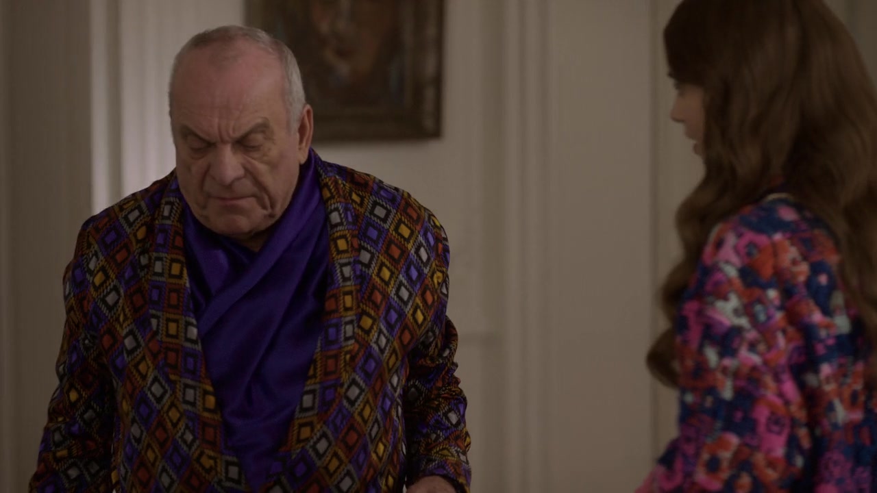 Emily_in_Paris_S01E09_An_American_Auction_in_Paris_720p_NF_WEB-DL_DDP5_1_x264-BTN_1029.jpg