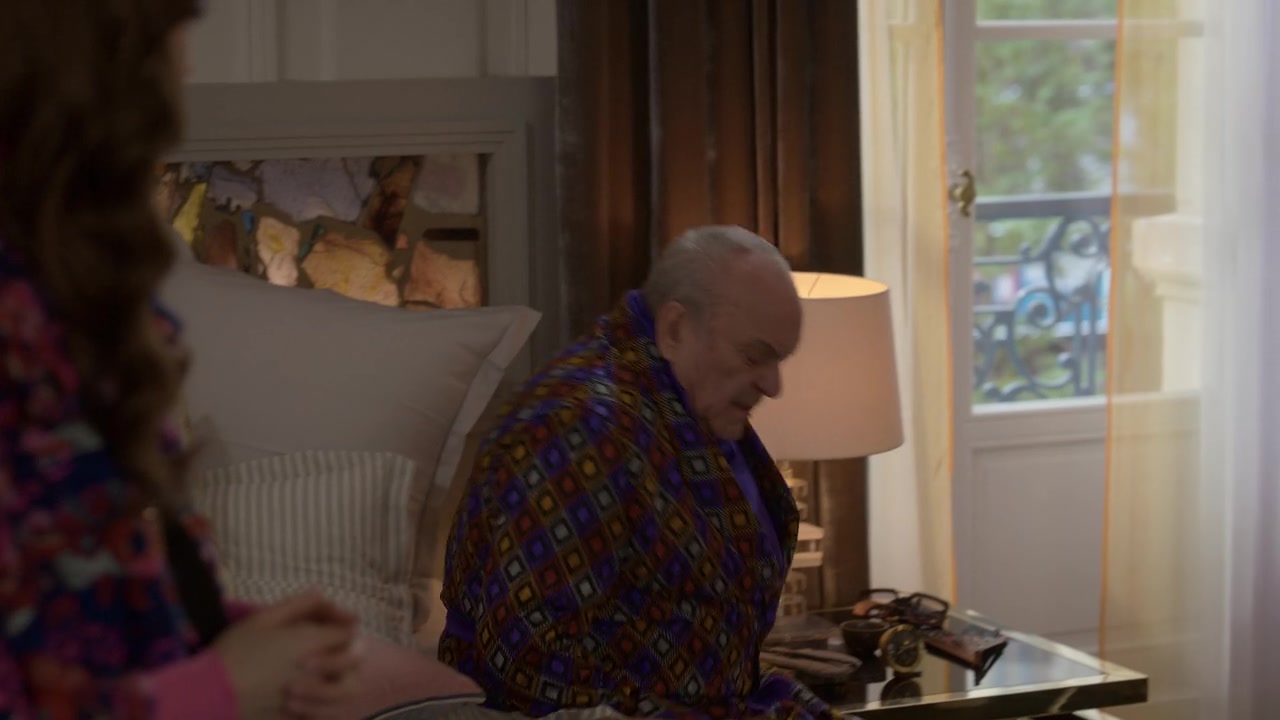 Emily_in_Paris_S01E09_An_American_Auction_in_Paris_720p_NF_WEB-DL_DDP5_1_x264-BTN_1036.jpg