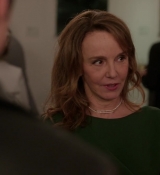 Emily_in_Paris_S01E09_An_American_Auction_in_Paris_720p_NF_WEB-DL_DDP5_1_x264-BTN_0216.jpg