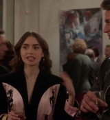 Emily_in_Paris_S01E09_An_American_Auction_in_Paris_720p_NF_WEB-DL_DDP5_1_x264-BTN_0298.jpg