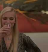 Emily_in_Paris_S01E09_An_American_Auction_in_Paris_720p_NF_WEB-DL_DDP5_1_x264-BTN_0316.jpg