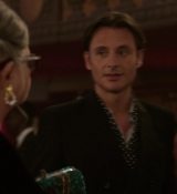 Emily_in_Paris_S01E09_An_American_Auction_in_Paris_720p_NF_WEB-DL_DDP5_1_x264-BTN_0613.jpg