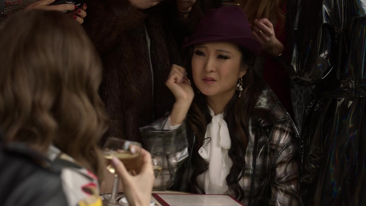 Emily_in_Paris_S01E10_Cancel_Couture_720p_NF_WEB-DL_DDP5_1_x264-BTN_0022.jpg