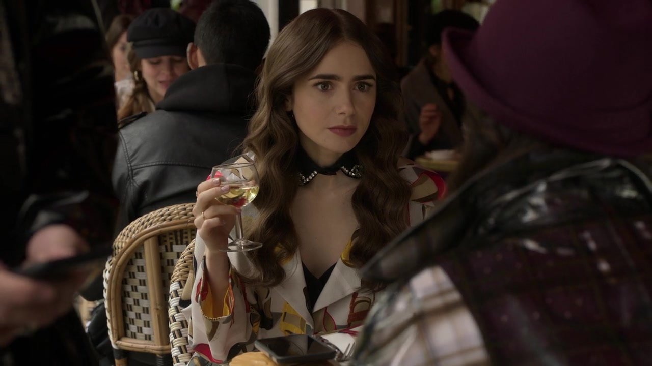 Emily_in_Paris_S01E10_Cancel_Couture_720p_NF_WEB-DL_DDP5_1_x264-BTN_0028.jpg