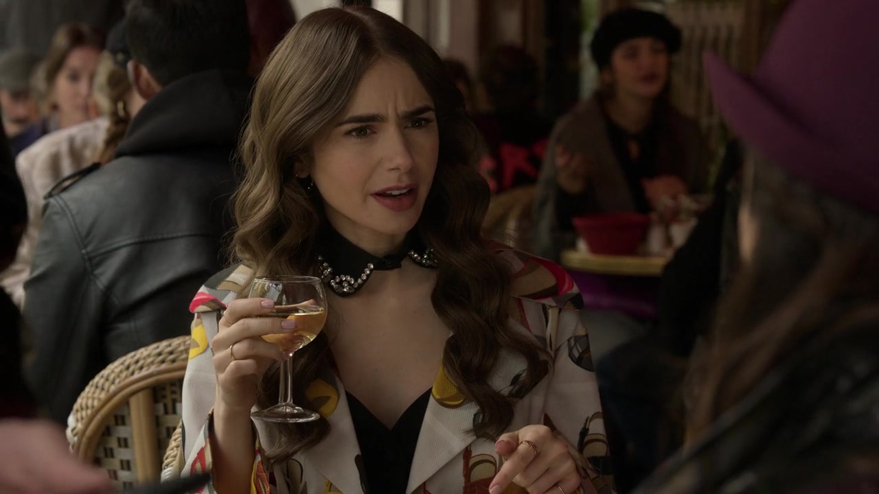 Emily_in_Paris_S01E10_Cancel_Couture_720p_NF_WEB-DL_DDP5_1_x264-BTN_0031.jpg