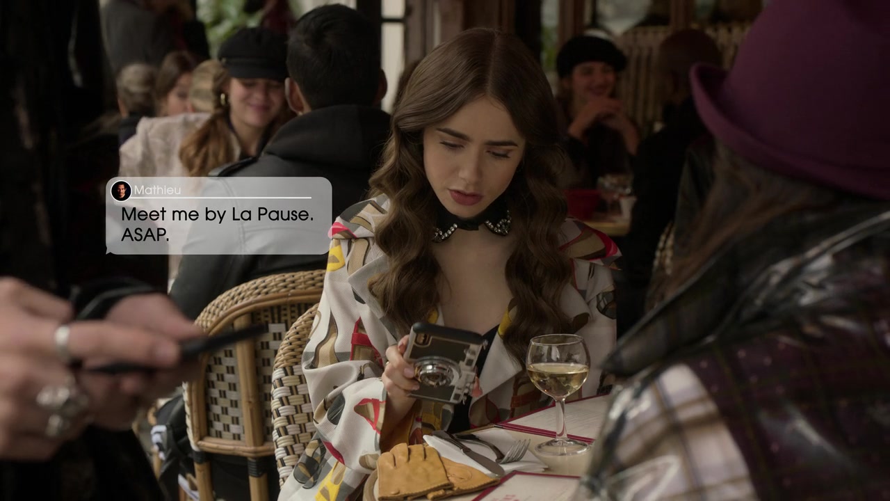 Emily_in_Paris_S01E10_Cancel_Couture_720p_NF_WEB-DL_DDP5_1_x264-BTN_0037.jpg