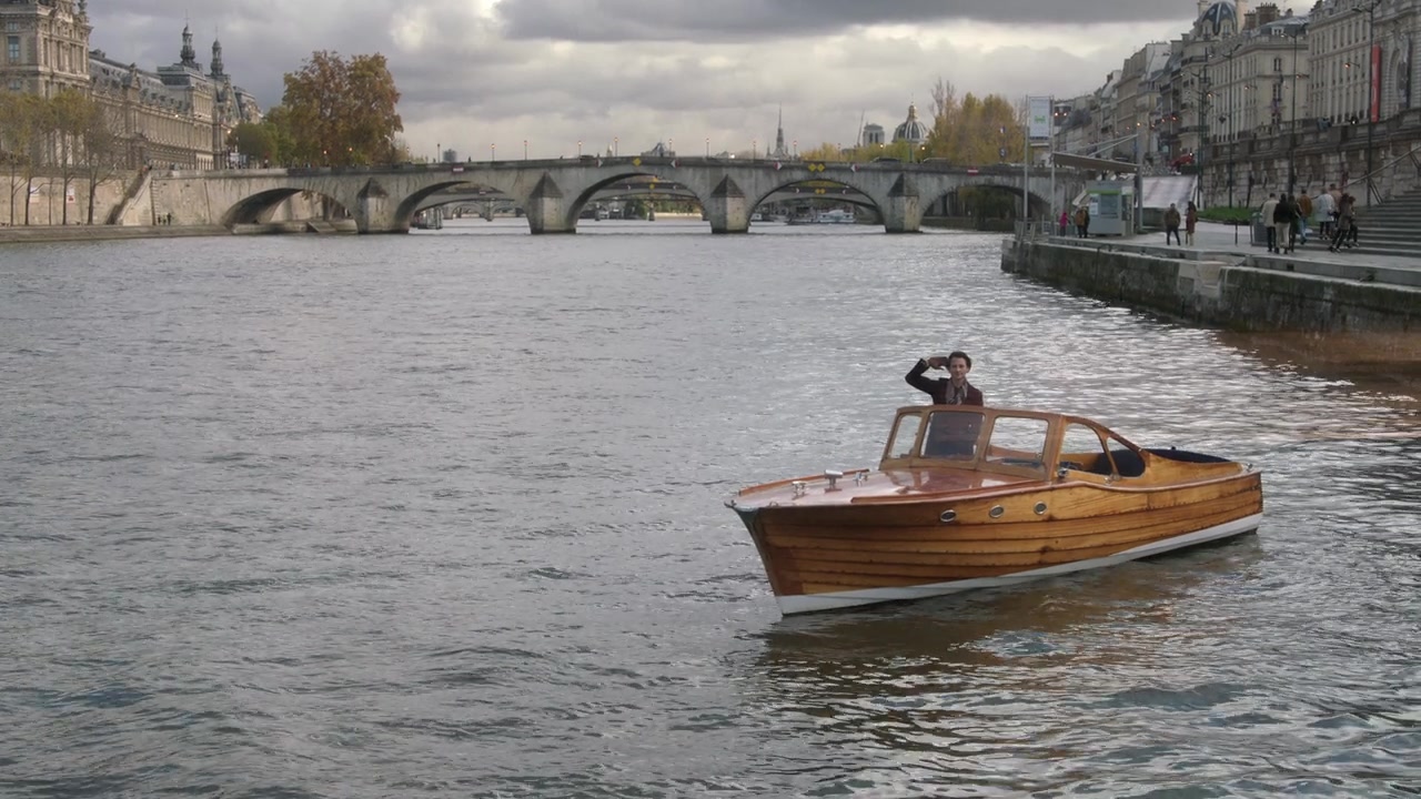 Emily_in_Paris_S01E10_Cancel_Couture_720p_NF_WEB-DL_DDP5_1_x264-BTN_0053.jpg