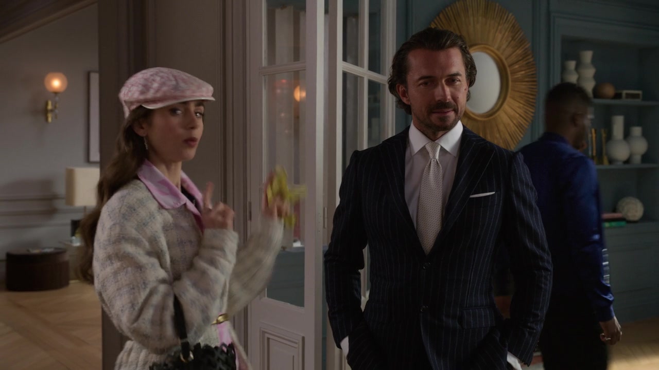 Emily_in_Paris_S01E10_Cancel_Couture_720p_NF_WEB-DL_DDP5_1_x264-BTN_0169.jpg