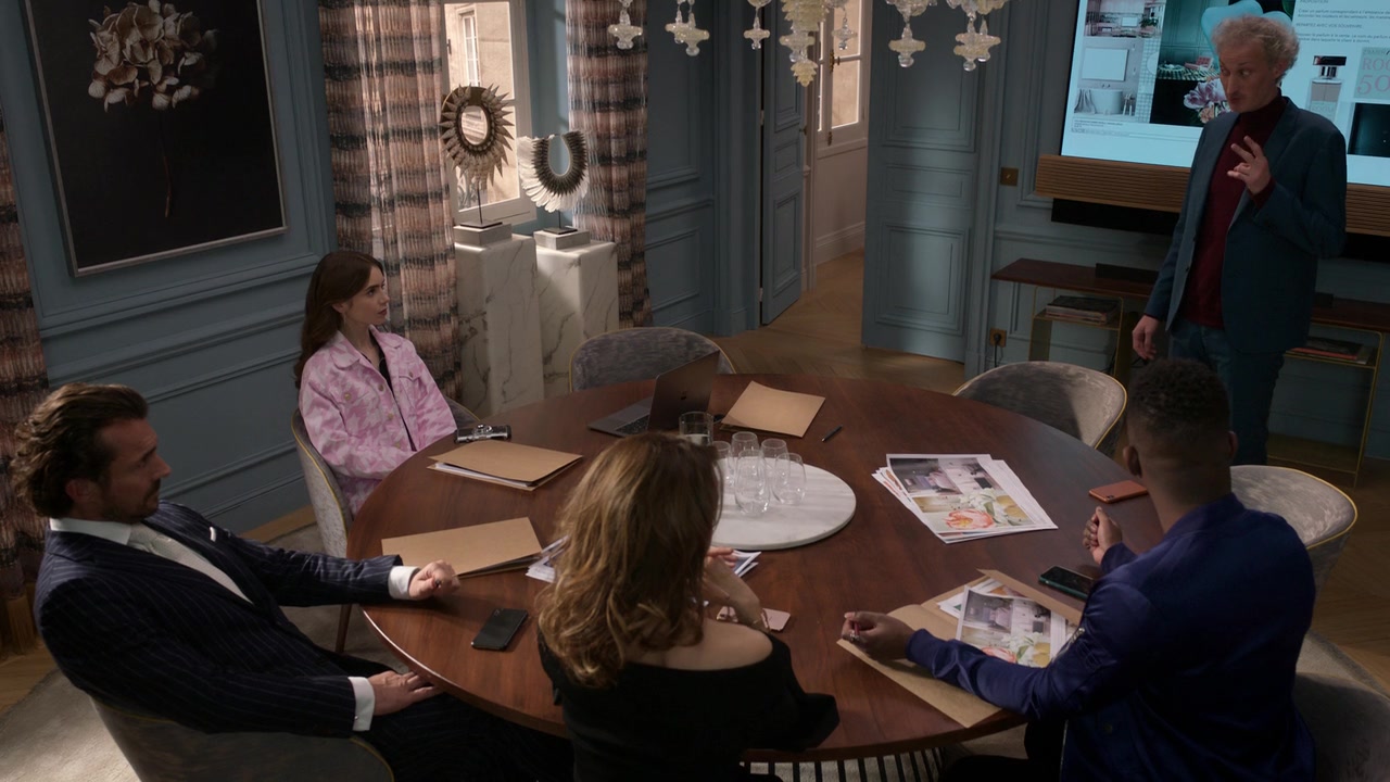 Emily_in_Paris_S01E10_Cancel_Couture_720p_NF_WEB-DL_DDP5_1_x264-BTN_0172.jpg Emily_in_Paris_S01E10_Cancel_Couture_720p_NF_WEB-DL_DDP5_1_x264-BTN_0172.jpg