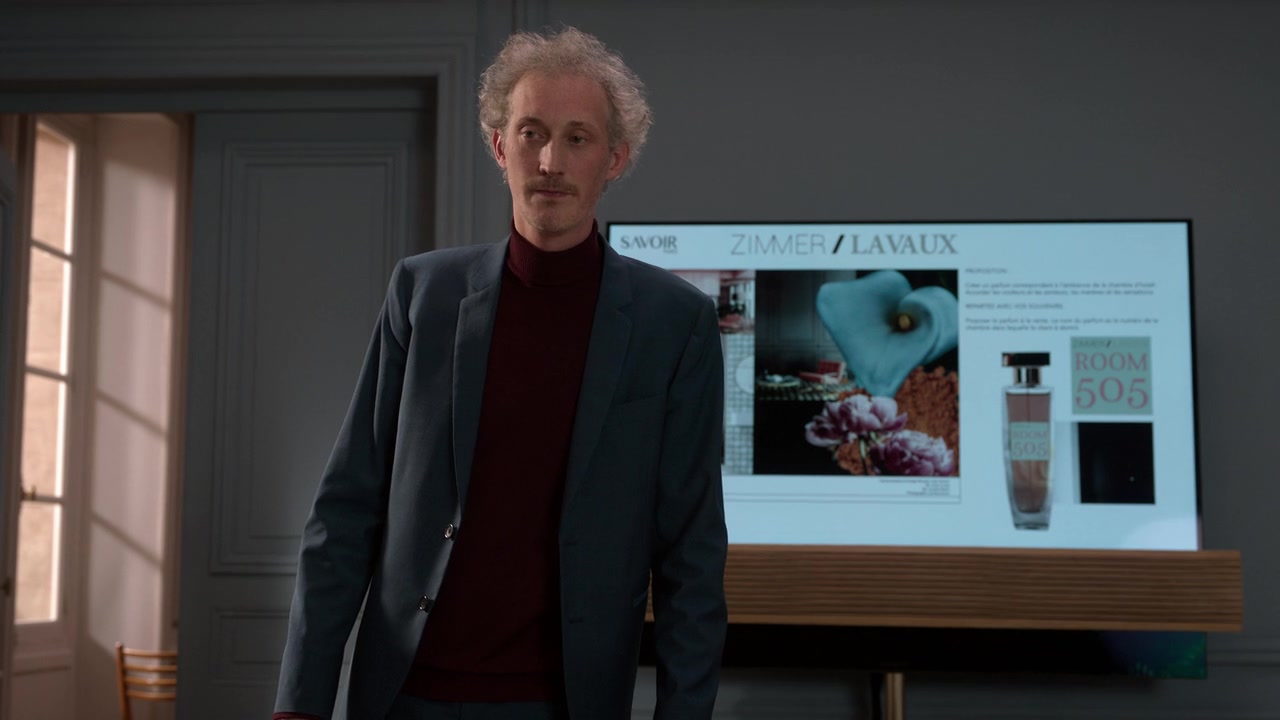 Emily_in_Paris_S01E10_Cancel_Couture_720p_NF_WEB-DL_DDP5_1_x264-BTN_0180.jpg