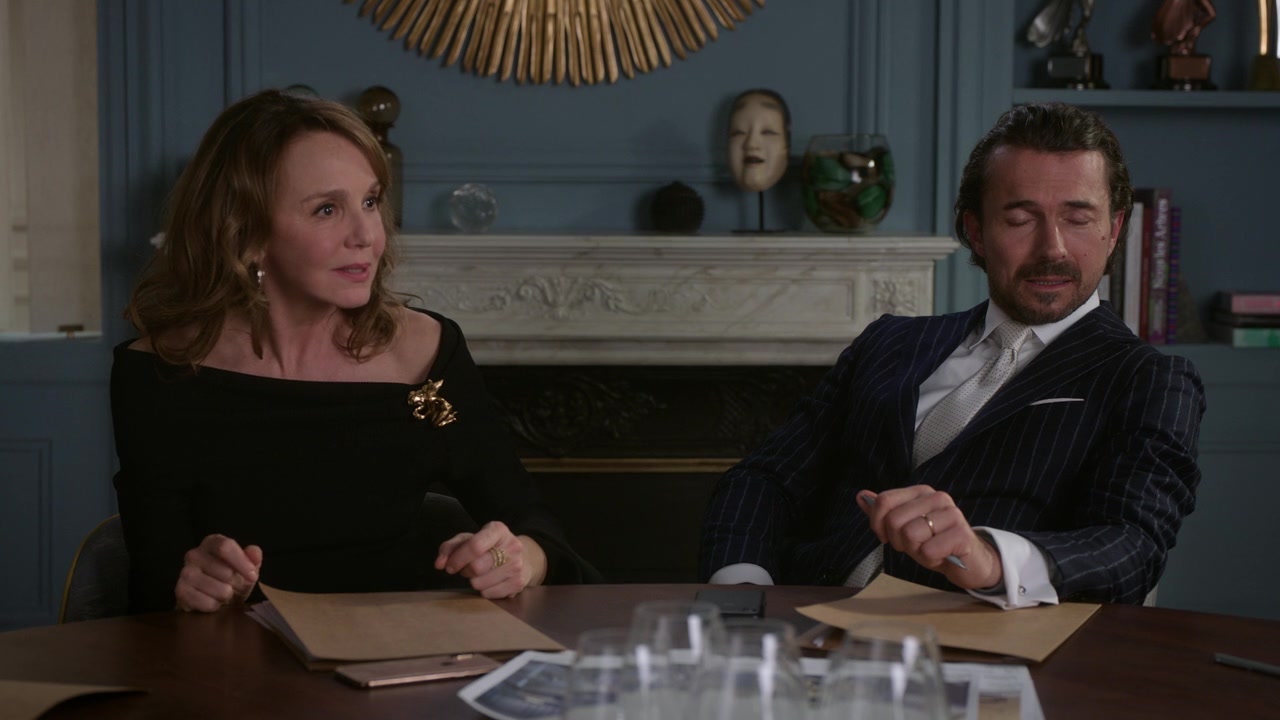Emily_in_Paris_S01E10_Cancel_Couture_720p_NF_WEB-DL_DDP5_1_x264-BTN_0192.jpg