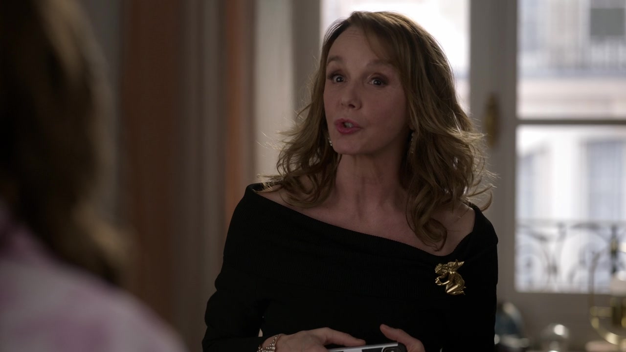 Emily_in_Paris_S01E10_Cancel_Couture_720p_NF_WEB-DL_DDP5_1_x264-BTN_0219.jpg
