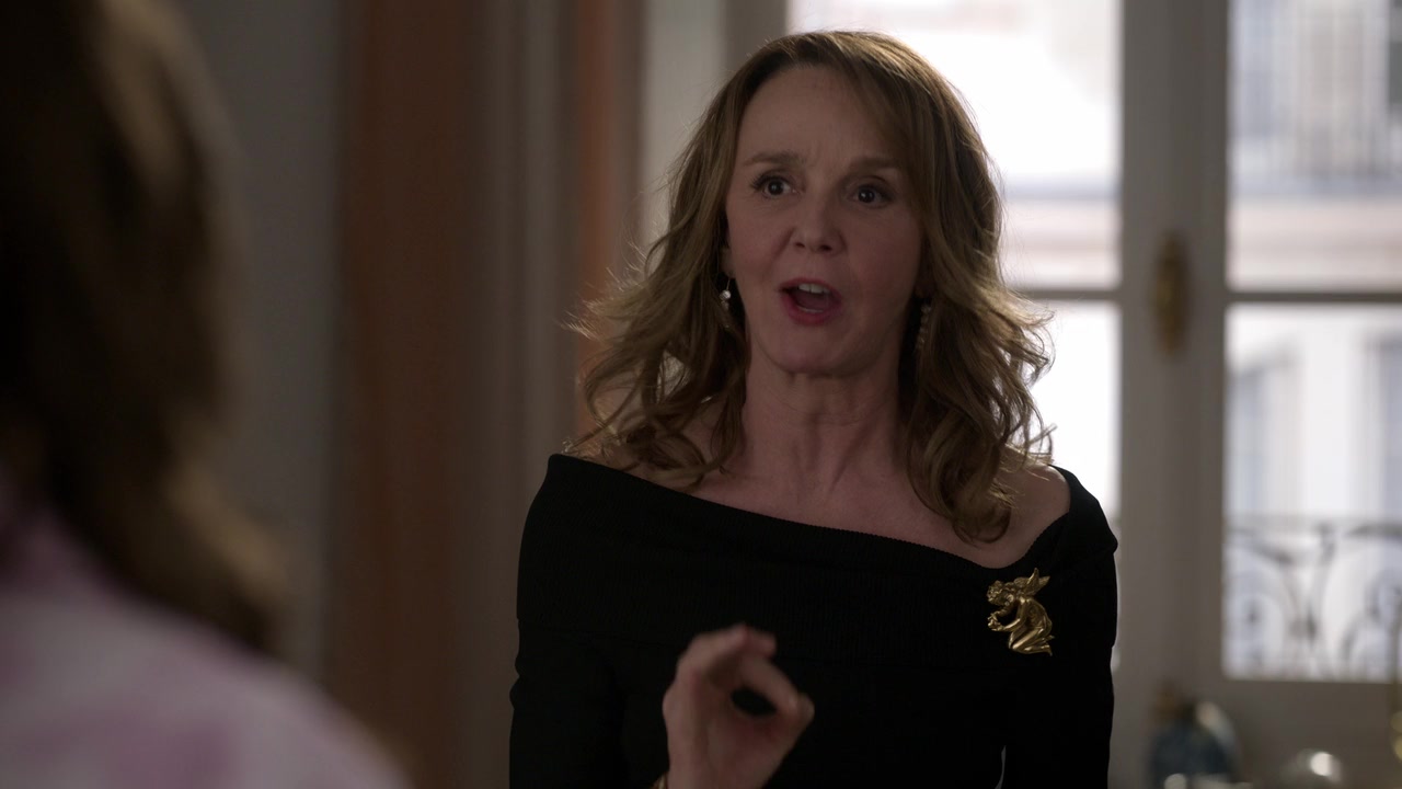 Emily_in_Paris_S01E10_Cancel_Couture_720p_NF_WEB-DL_DDP5_1_x264-BTN_0229.jpg