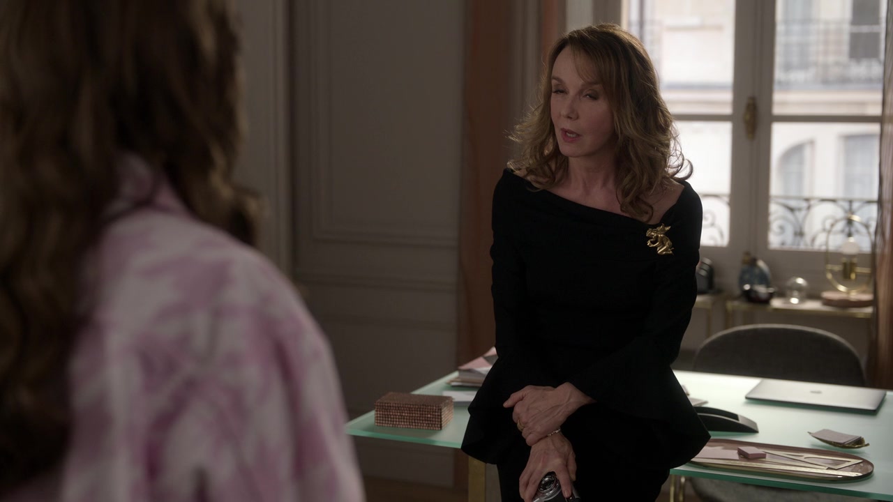 Emily_in_Paris_S01E10_Cancel_Couture_720p_NF_WEB-DL_DDP5_1_x264-BTN_0234.jpg