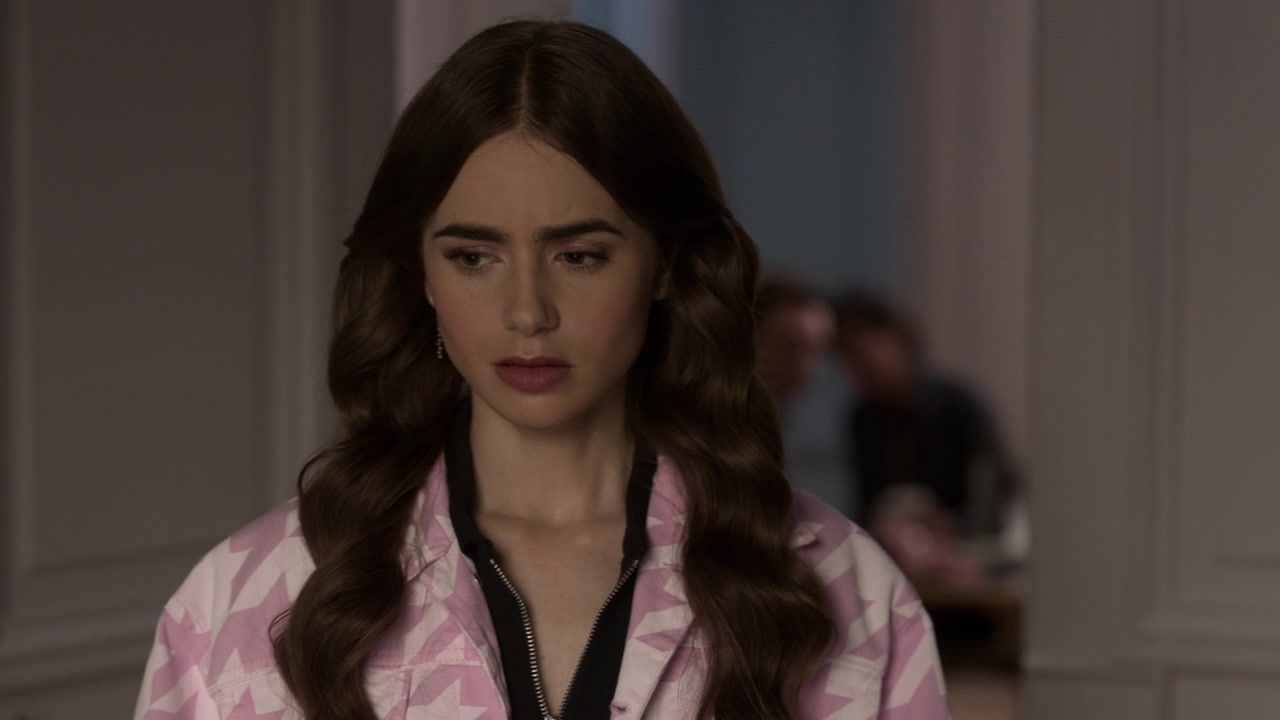 Emily_in_Paris_S01E10_Cancel_Couture_720p_NF_WEB-DL_DDP5_1_x264-BTN_0243.jpg