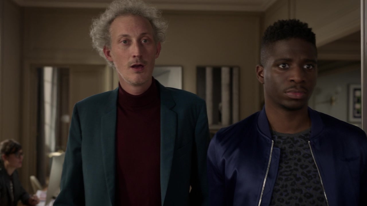 Emily_in_Paris_S01E10_Cancel_Couture_720p_NF_WEB-DL_DDP5_1_x264-BTN_0255.jpg