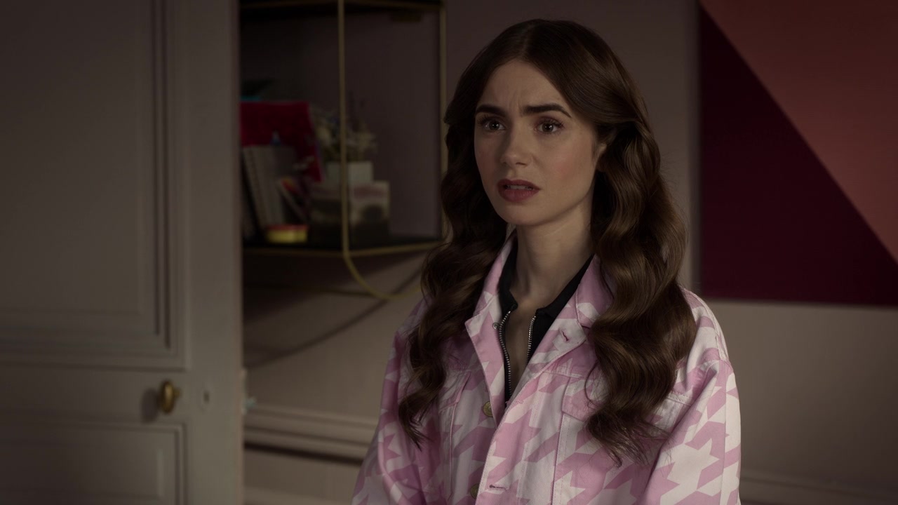 Emily_in_Paris_S01E10_Cancel_Couture_720p_NF_WEB-DL_DDP5_1_x264-BTN_0259.jpg