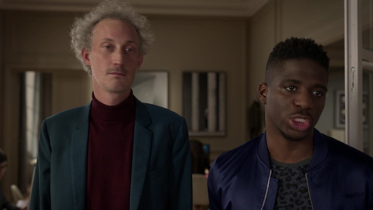 Emily_in_Paris_S01E10_Cancel_Couture_720p_NF_WEB-DL_DDP5_1_x264-BTN_0264.jpg