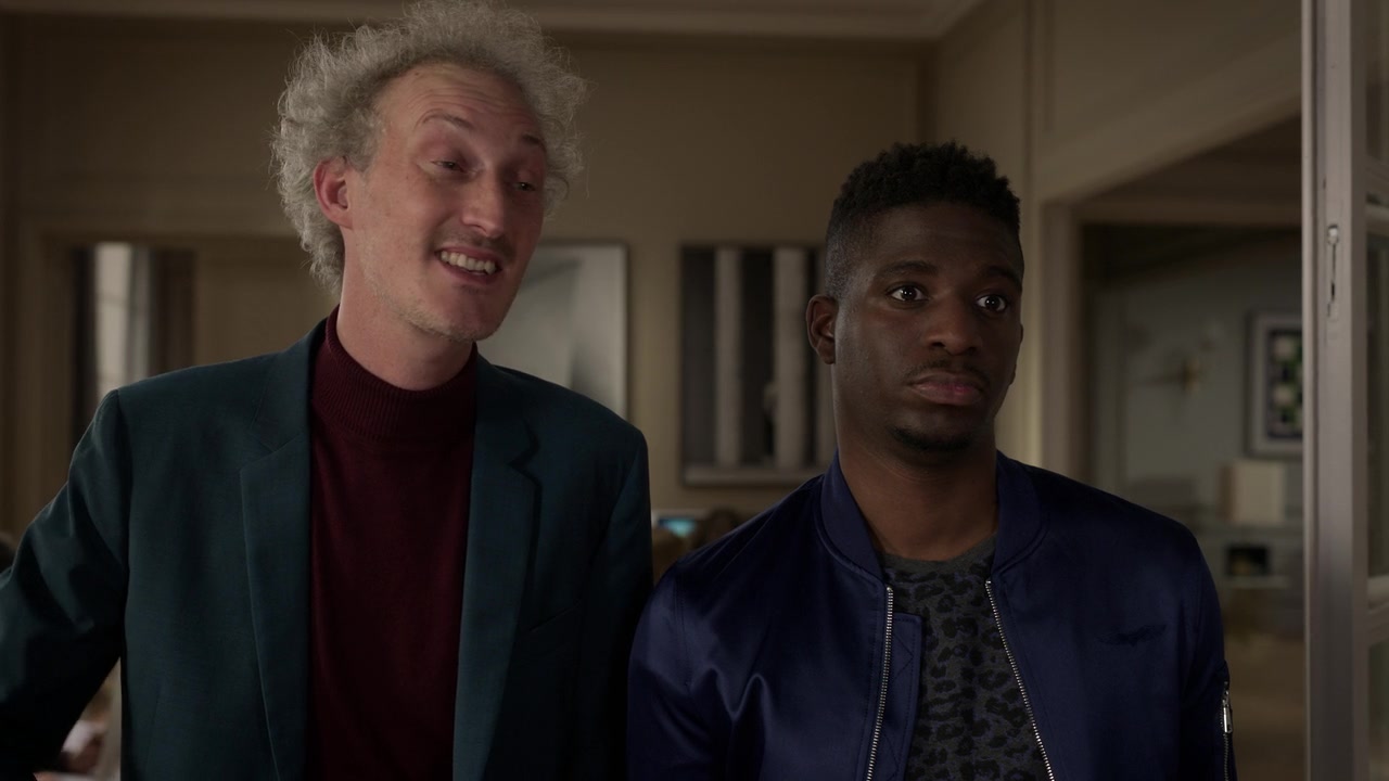 Emily_in_Paris_S01E10_Cancel_Couture_720p_NF_WEB-DL_DDP5_1_x264-BTN_0266.jpg