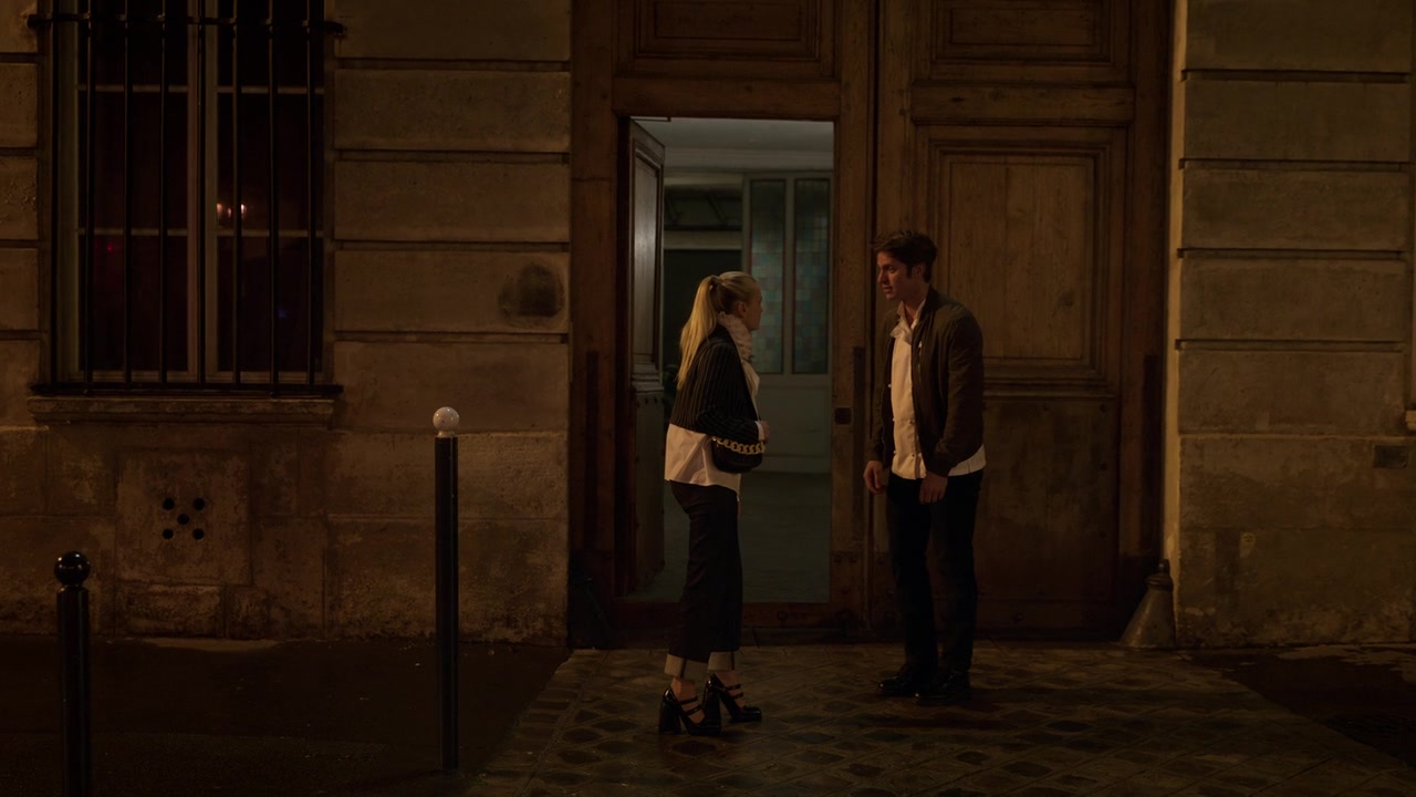 Emily_in_Paris_S01E10_Cancel_Couture_720p_NF_WEB-DL_DDP5_1_x264-BTN_0301.jpg
