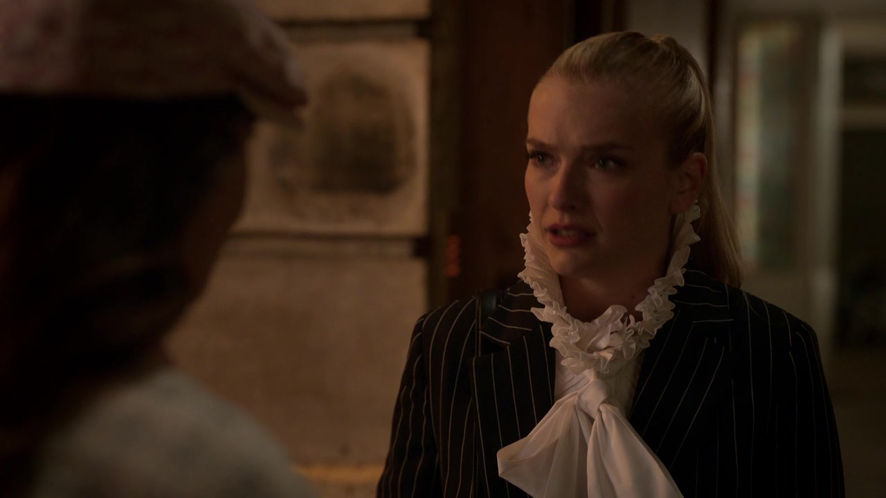Emily_in_Paris_S01E10_Cancel_Couture_720p_NF_WEB-DL_DDP5_1_x264-BTN_0314.jpg