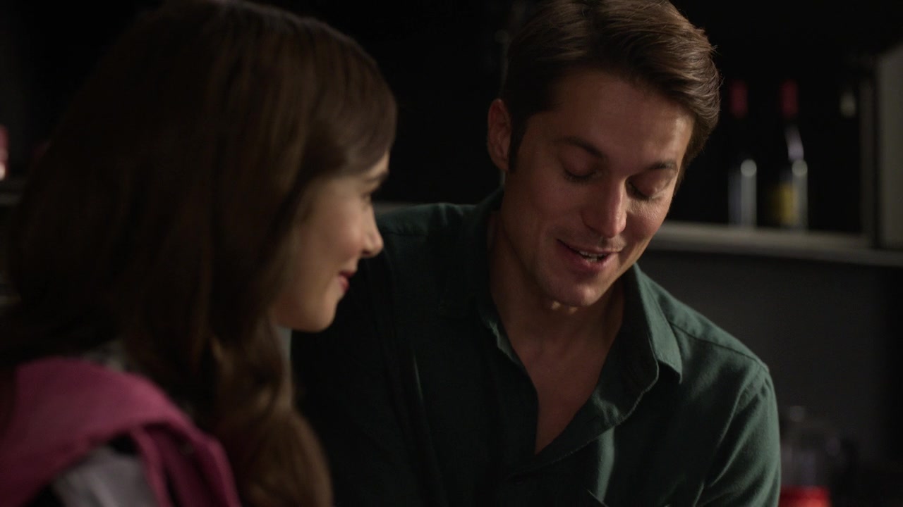 Emily_in_Paris_S01E10_Cancel_Couture_720p_NF_WEB-DL_DDP5_1_x264-BTN_0399.jpg