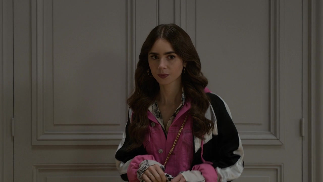 Emily_in_Paris_S01E10_Cancel_Couture_720p_NF_WEB-DL_DDP5_1_x264-BTN_0413.jpg