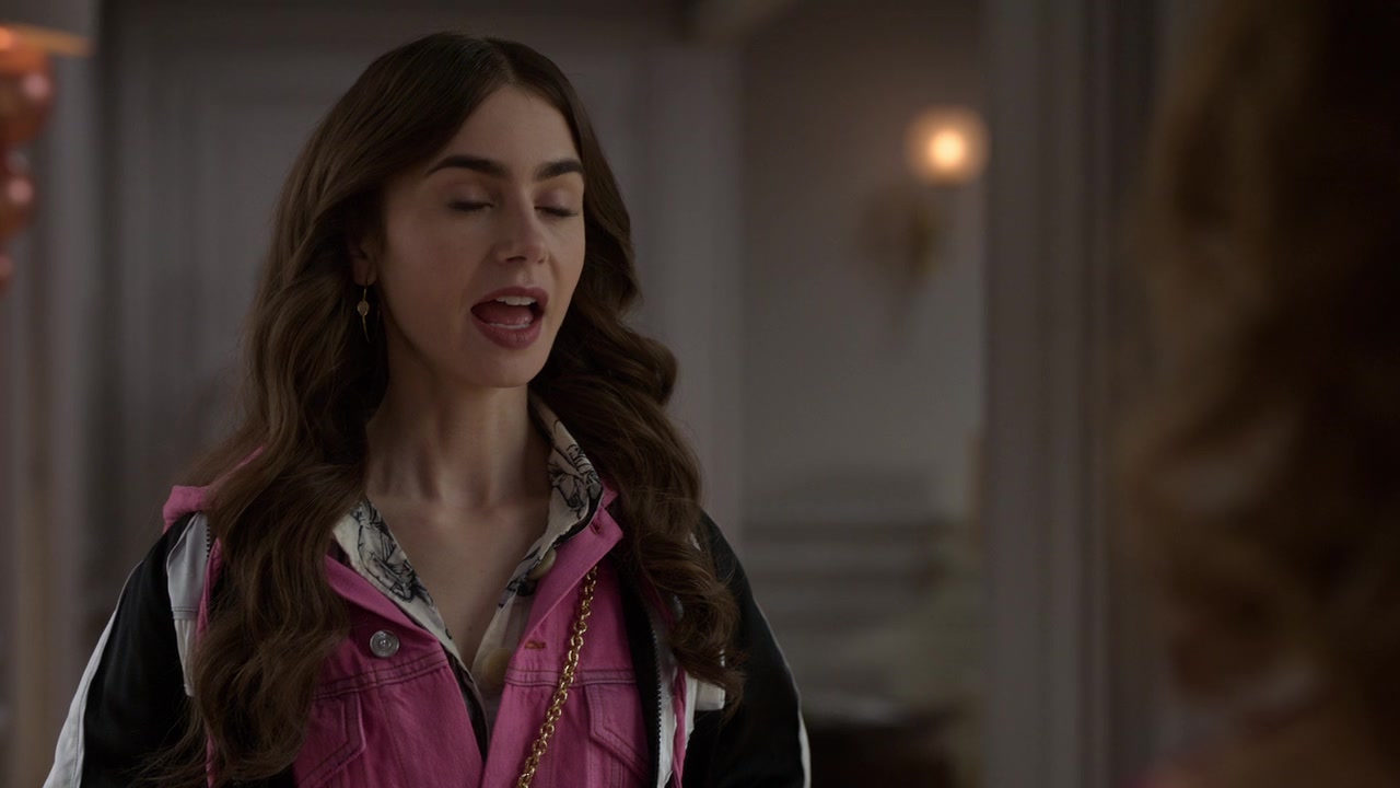 Emily_in_Paris_S01E10_Cancel_Couture_720p_NF_WEB-DL_DDP5_1_x264-BTN_0421.jpg