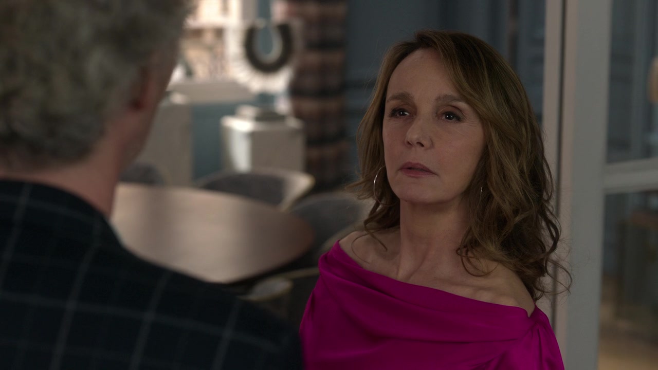 Emily_in_Paris_S01E10_Cancel_Couture_720p_NF_WEB-DL_DDP5_1_x264-BTN_0440.jpg