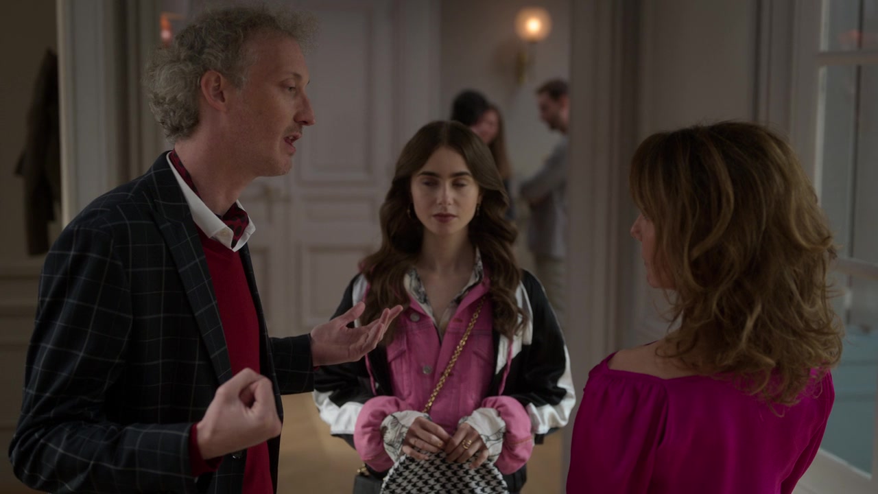 Emily_in_Paris_S01E10_Cancel_Couture_720p_NF_WEB-DL_DDP5_1_x264-BTN_0444.jpg