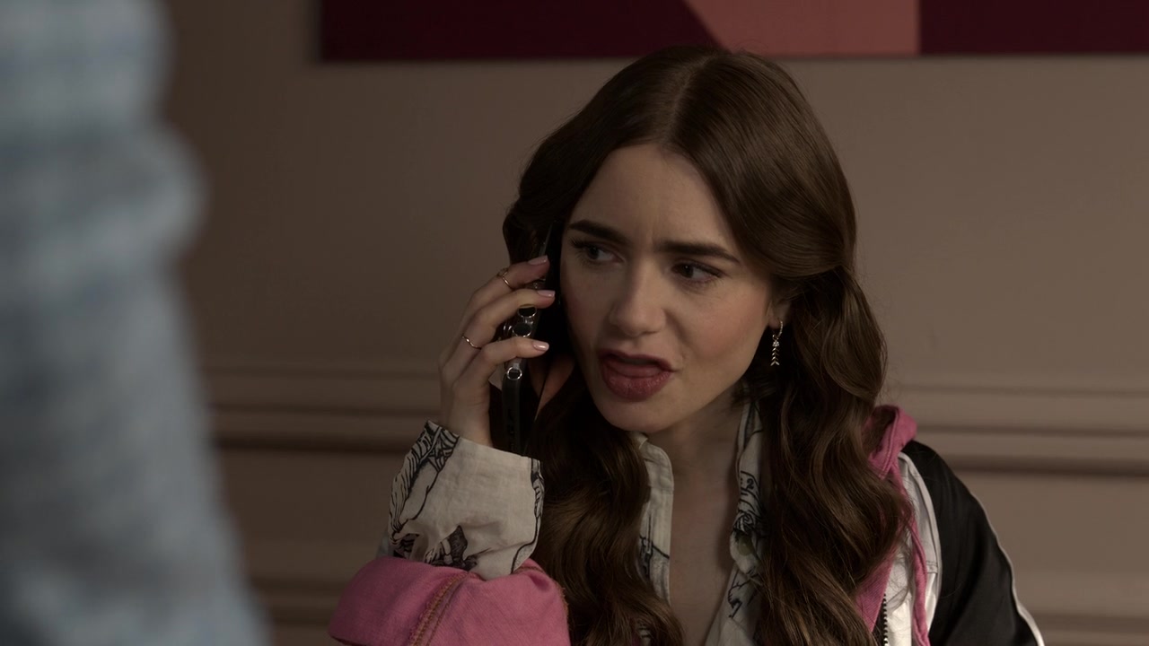 Emily_in_Paris_S01E10_Cancel_Couture_720p_NF_WEB-DL_DDP5_1_x264-BTN_0477.jpg