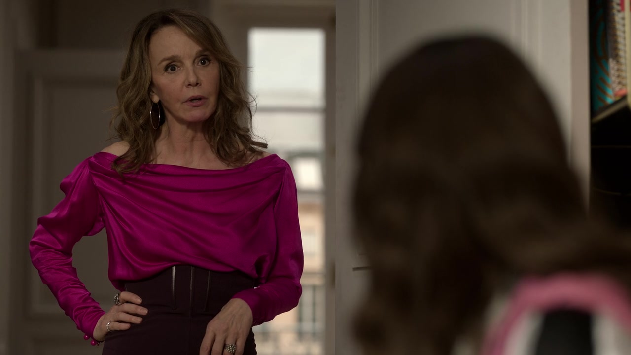 Emily_in_Paris_S01E10_Cancel_Couture_720p_NF_WEB-DL_DDP5_1_x264-BTN_0491.jpg