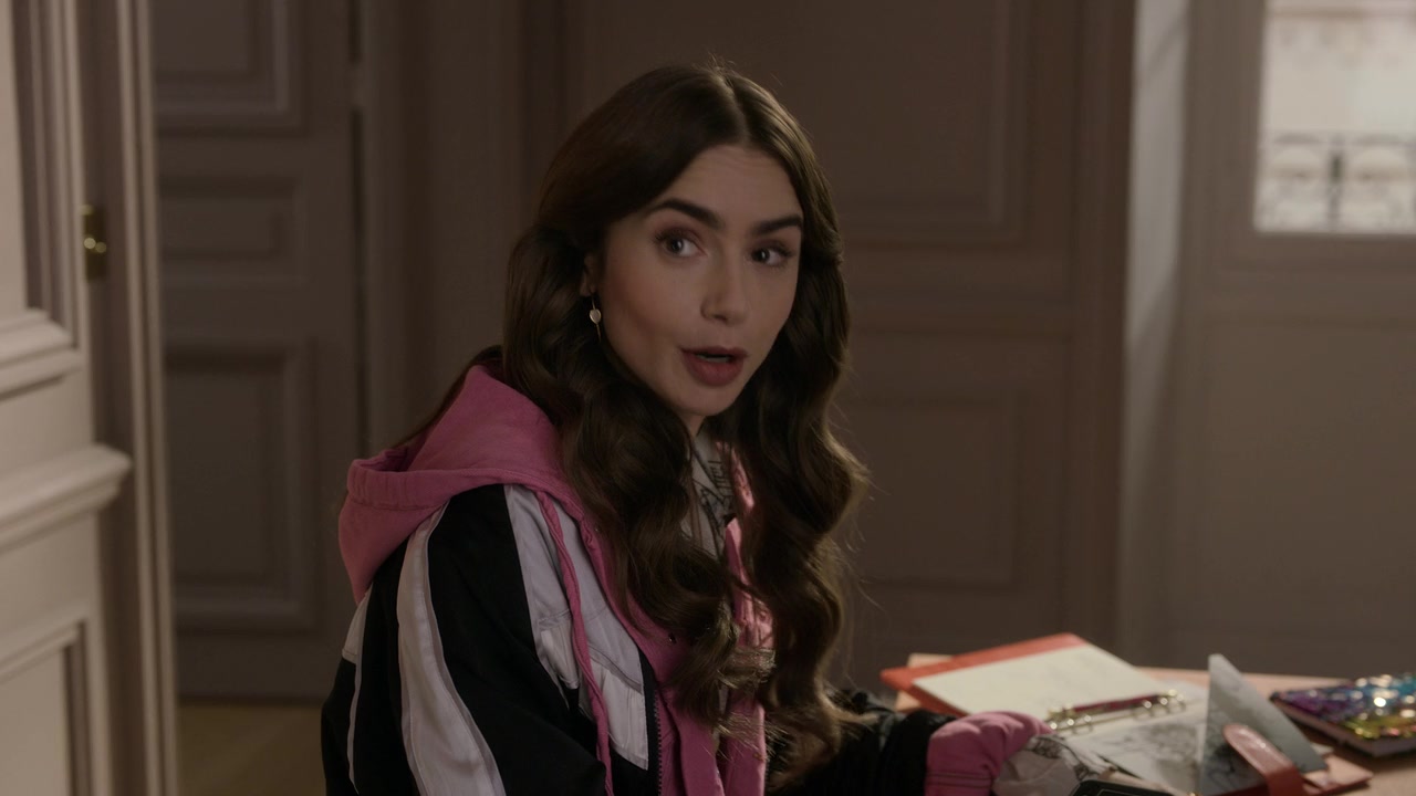 Emily_in_Paris_S01E10_Cancel_Couture_720p_NF_WEB-DL_DDP5_1_x264-BTN_0492.jpg