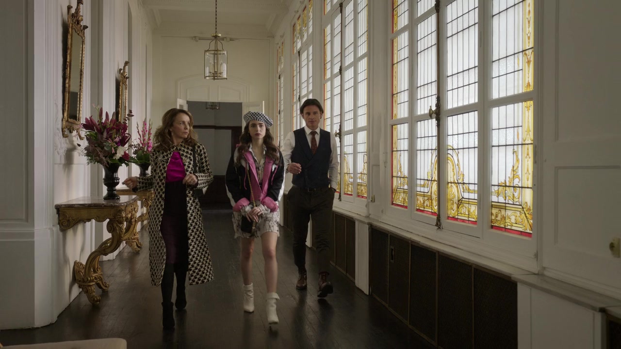 Emily_in_Paris_S01E10_Cancel_Couture_720p_NF_WEB-DL_DDP5_1_x264-BTN_0499.jpg